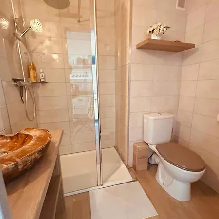 Apartment 7 Eden