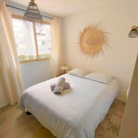 Apartment 7 Eden *